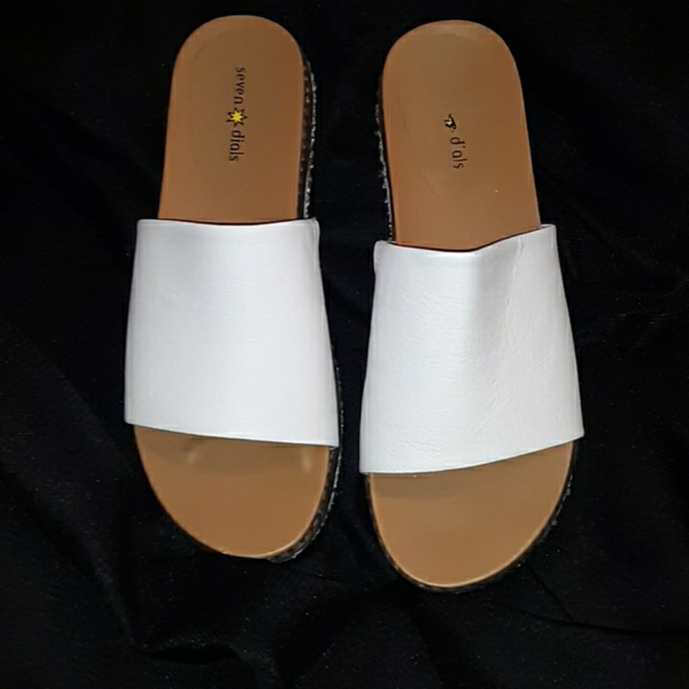 Slides/Sandals - Picture 3 of 6